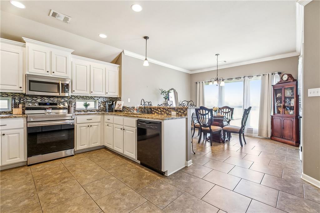 39521 RUE ROYALE None