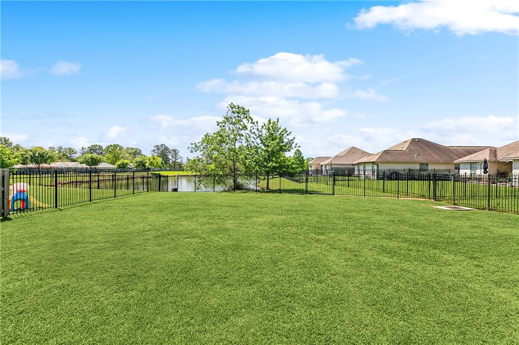 39521 RUE ROYALE None