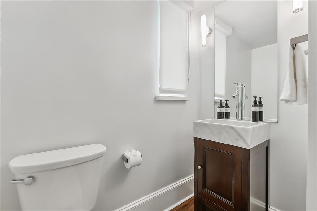 3 FAIRVIEW Court
