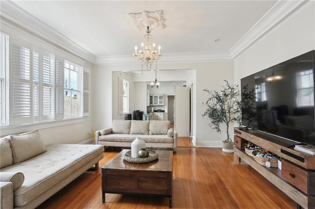 2429 OCTAVIA Street Upper