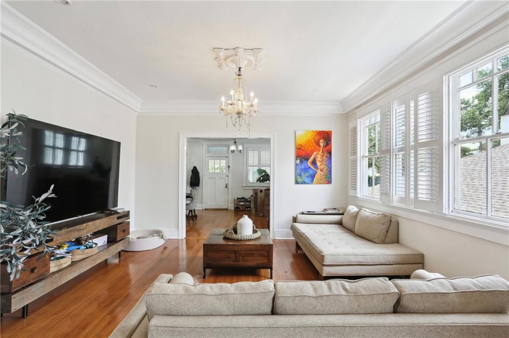 2429 OCTAVIA Street Upper