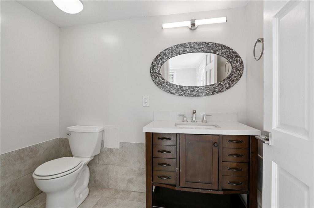 2735 OCTAVIA Street Lower