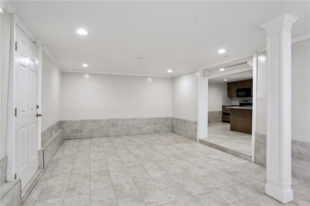 2735 OCTAVIA Street Lower