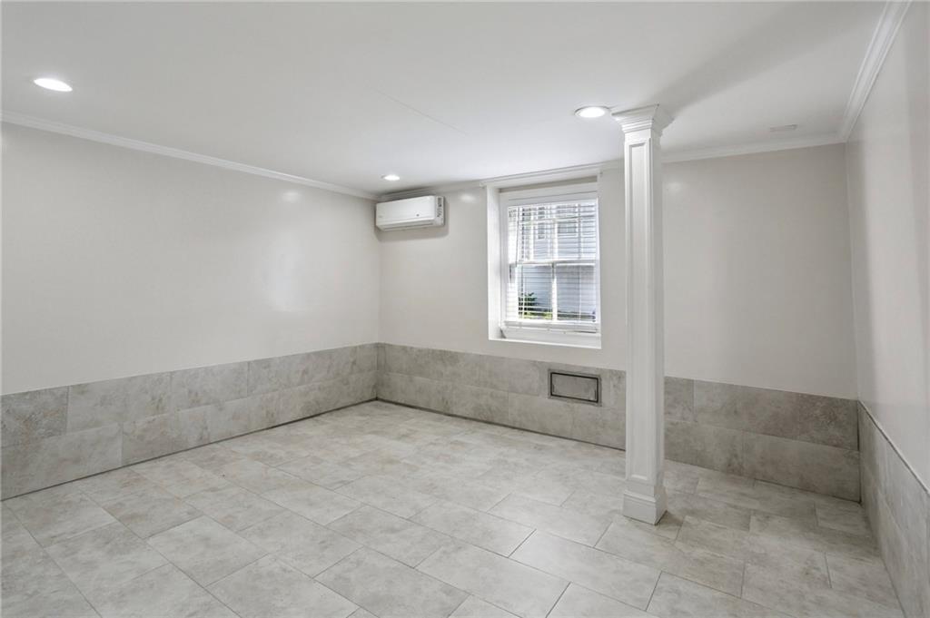 2735 OCTAVIA Street Lower