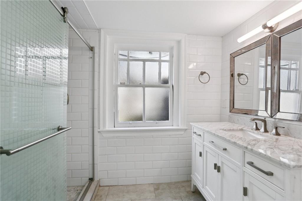 2735 OCTAVIA Street Lower