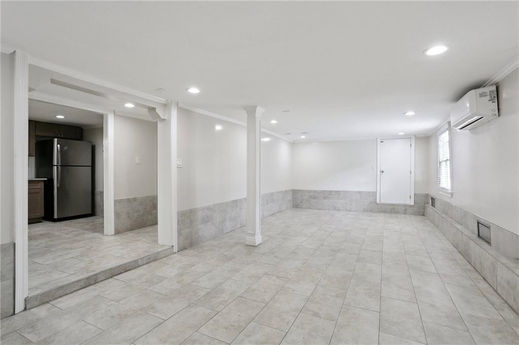 2735 OCTAVIA Street Lower