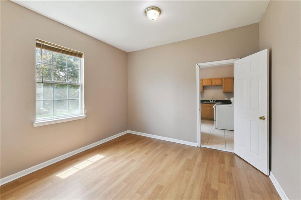 5428 30 DAUPHINE Street