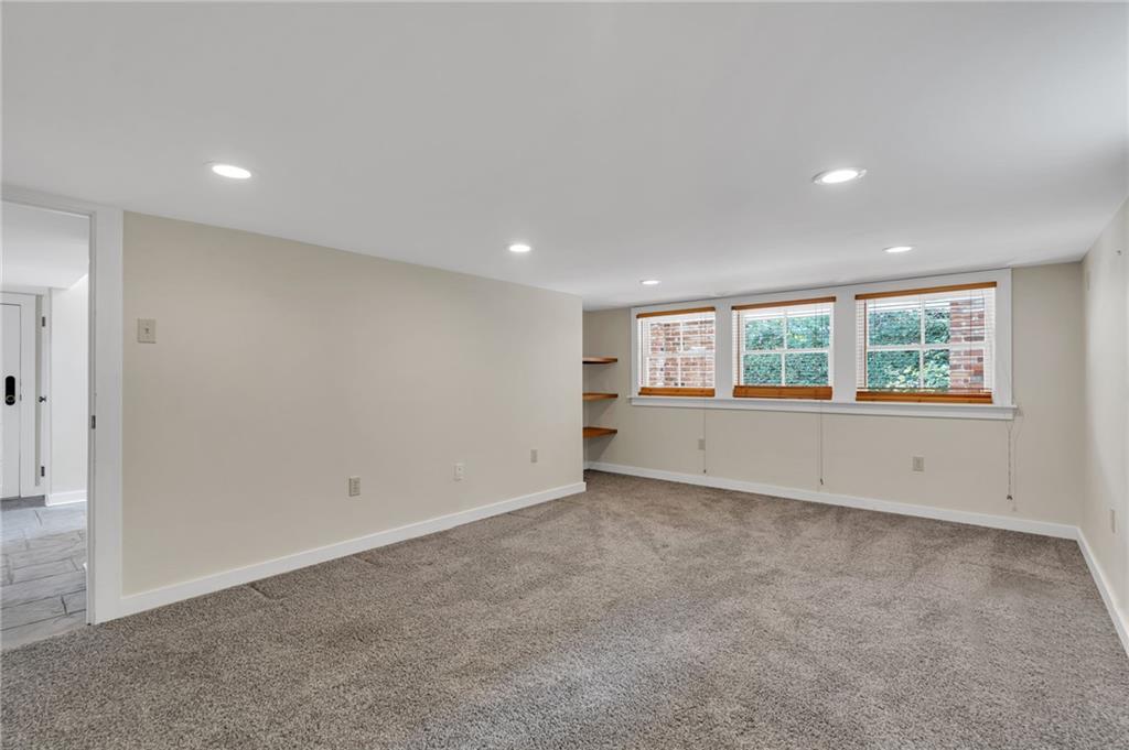 324 FAIRWAY Drive