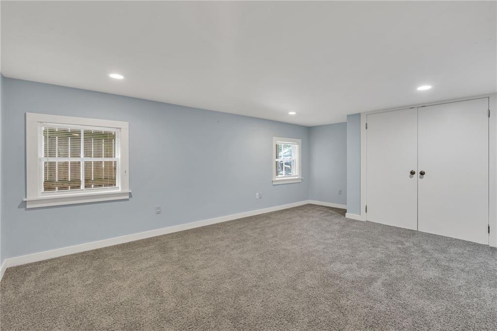 324 FAIRWAY Drive