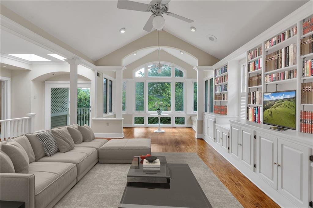 324 FAIRWAY Drive