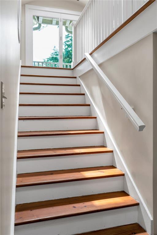 324 FAIRWAY Drive