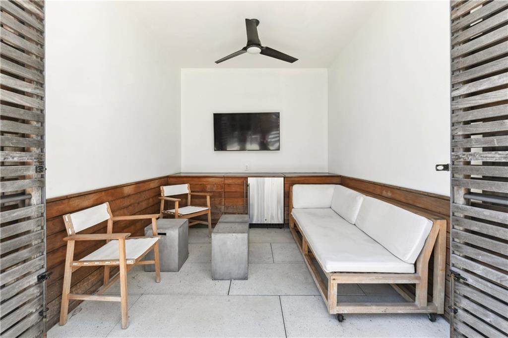 1001 JULIA Street 12A