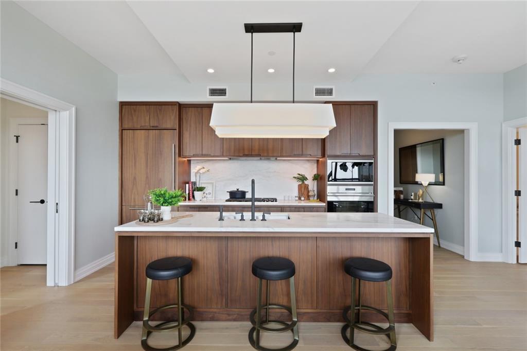 1001 JULIA Street 12A