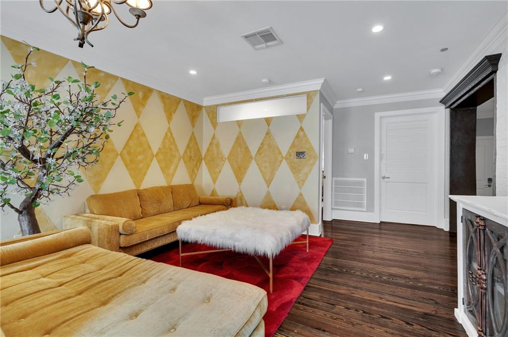 220 DECATUR Street 405