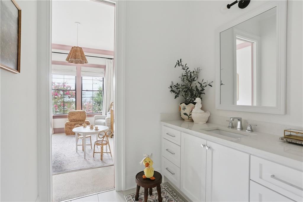 303 W WILLIAM DAVID Parkway