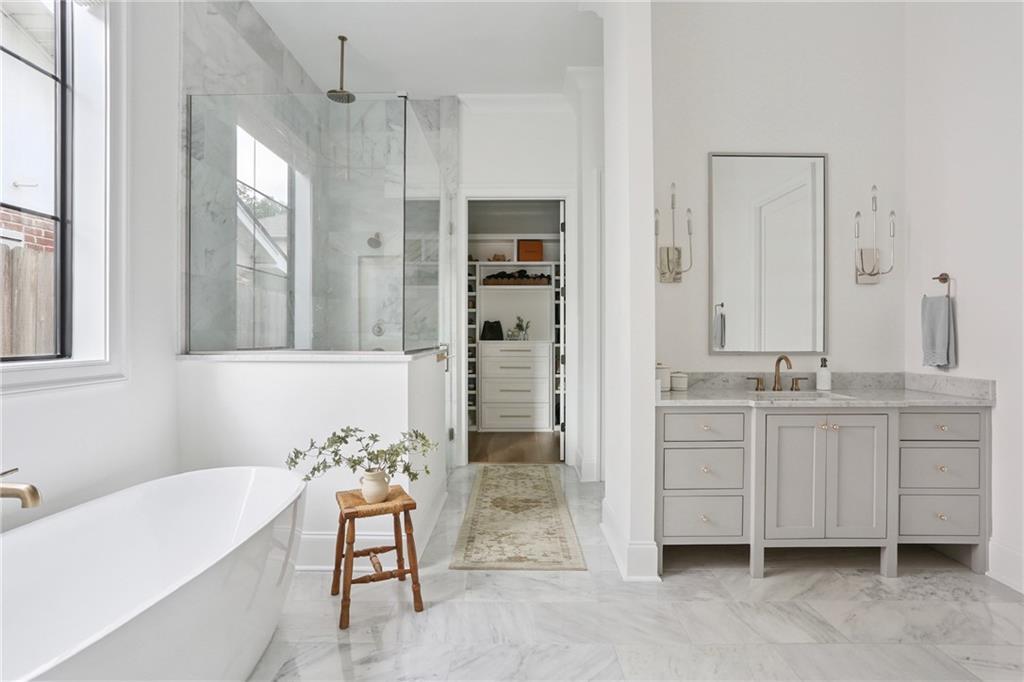 303 W WILLIAM DAVID Parkway