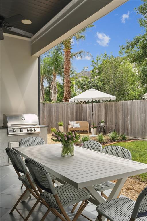 303 W WILLIAM DAVID Parkway