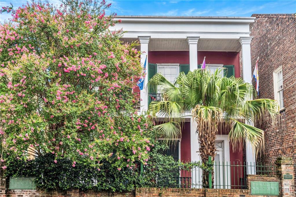 1204 CHARTRES Street 7