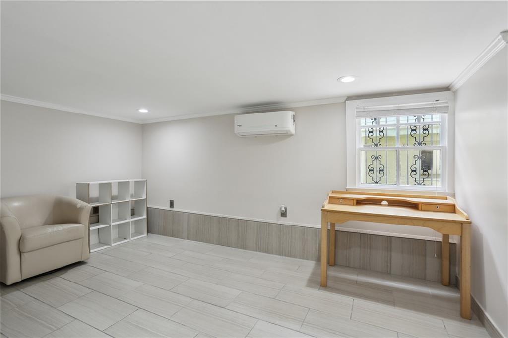 2429 OCTAVIA Street Lower