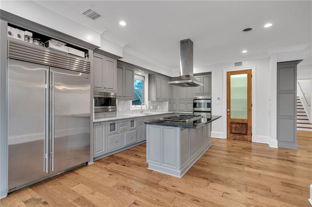 3 FAIRVIEW Court