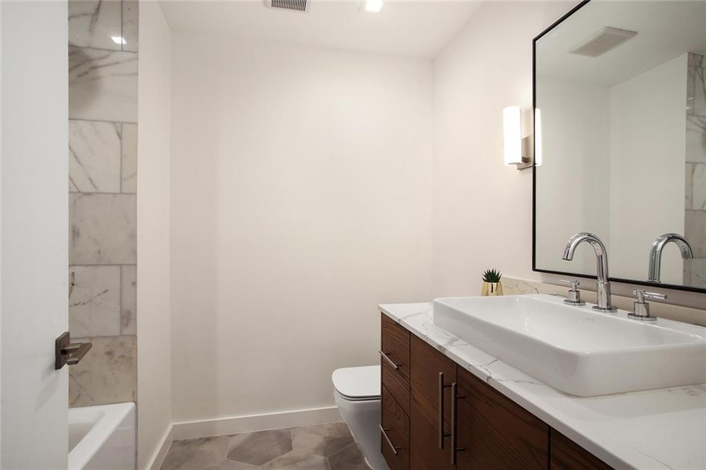 618 N RAMPART Street 204