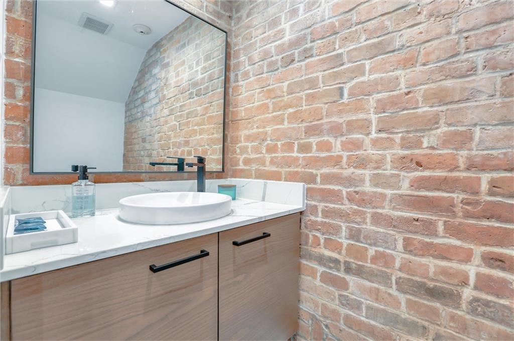 618 N RAMPART Street 204