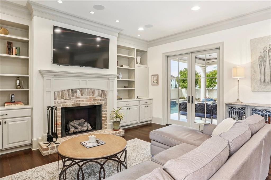 21 ROYAL PALM Drive