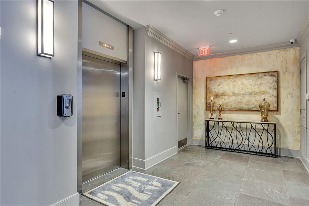 220 DECATUR Street 302