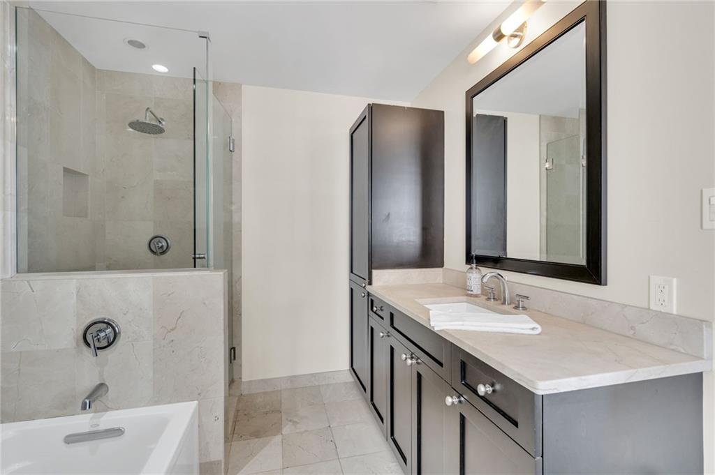 220 DECATUR Street 302