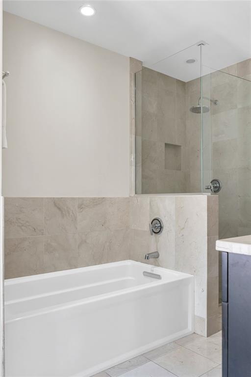 220 DECATUR Street 302