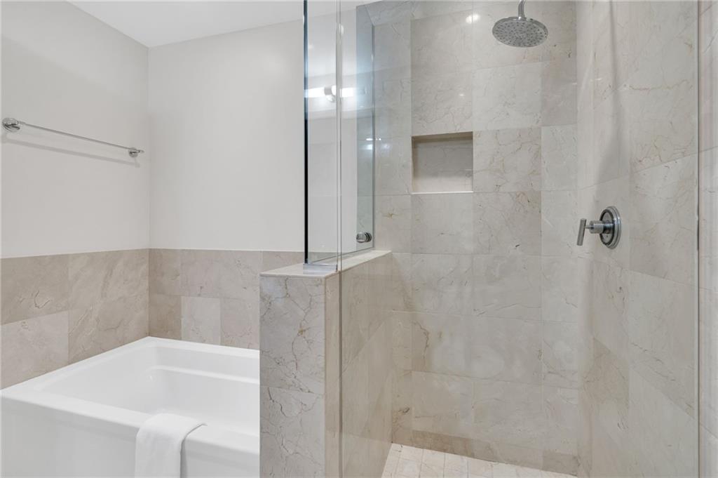 220 DECATUR Street 304