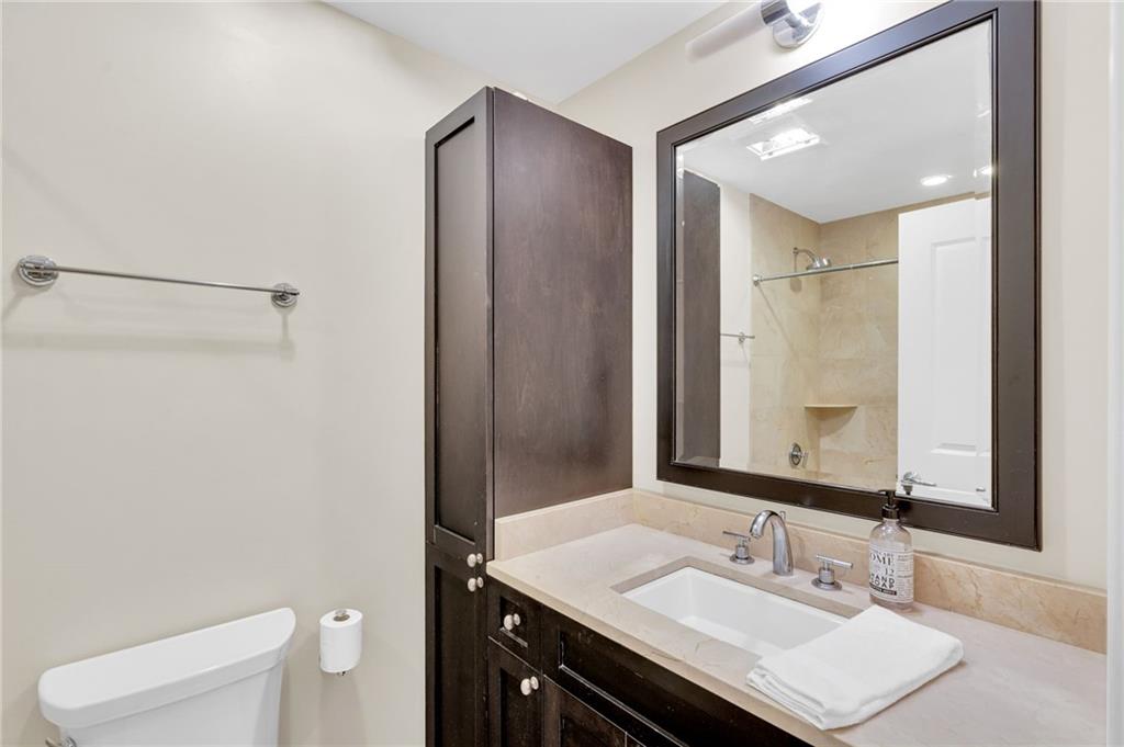 220 DECATUR Street 304