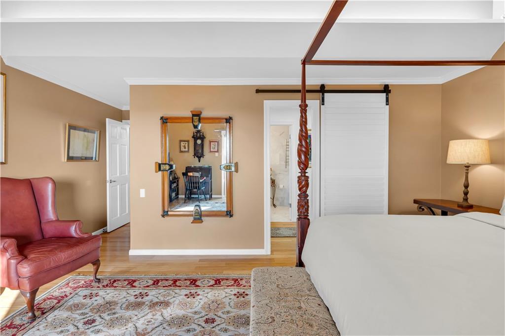 7300 LAKESHORE Drive 20