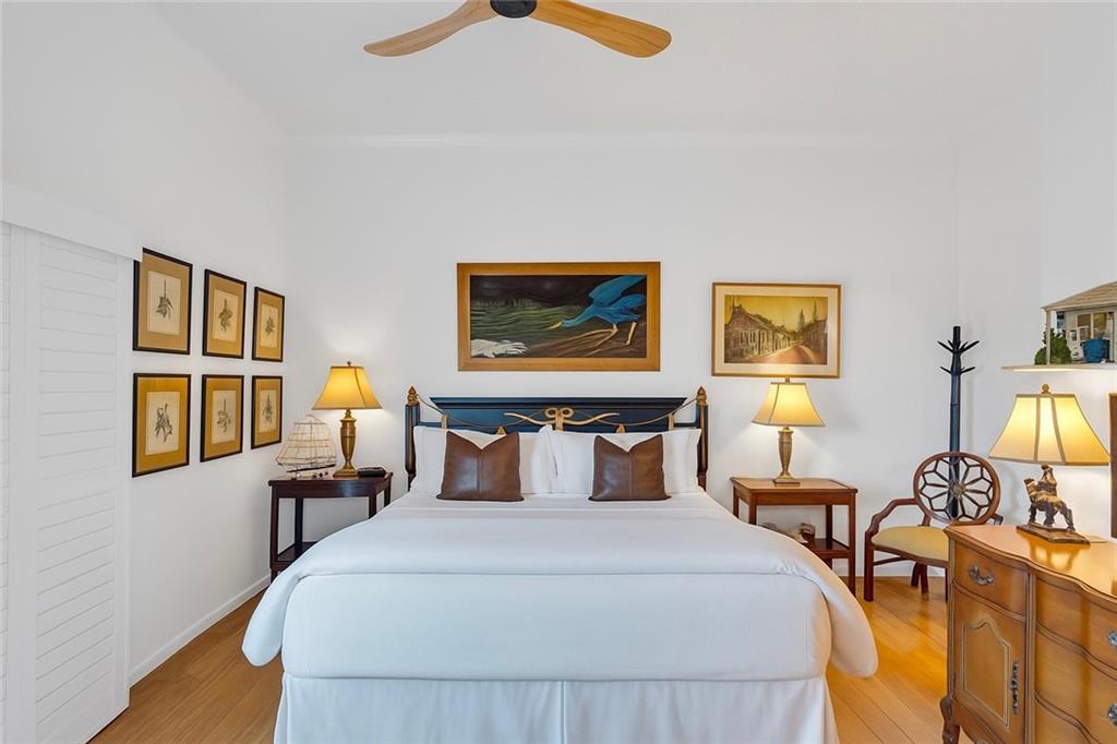 7300 LAKESHORE Drive 20