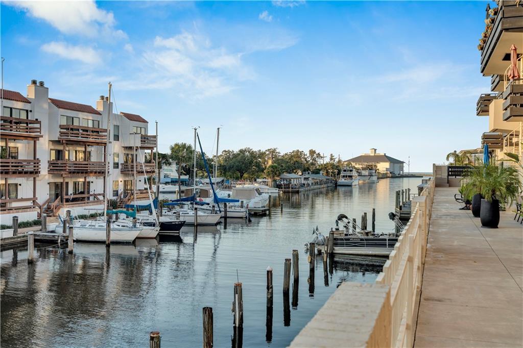 7300 LAKESHORE Drive 20
