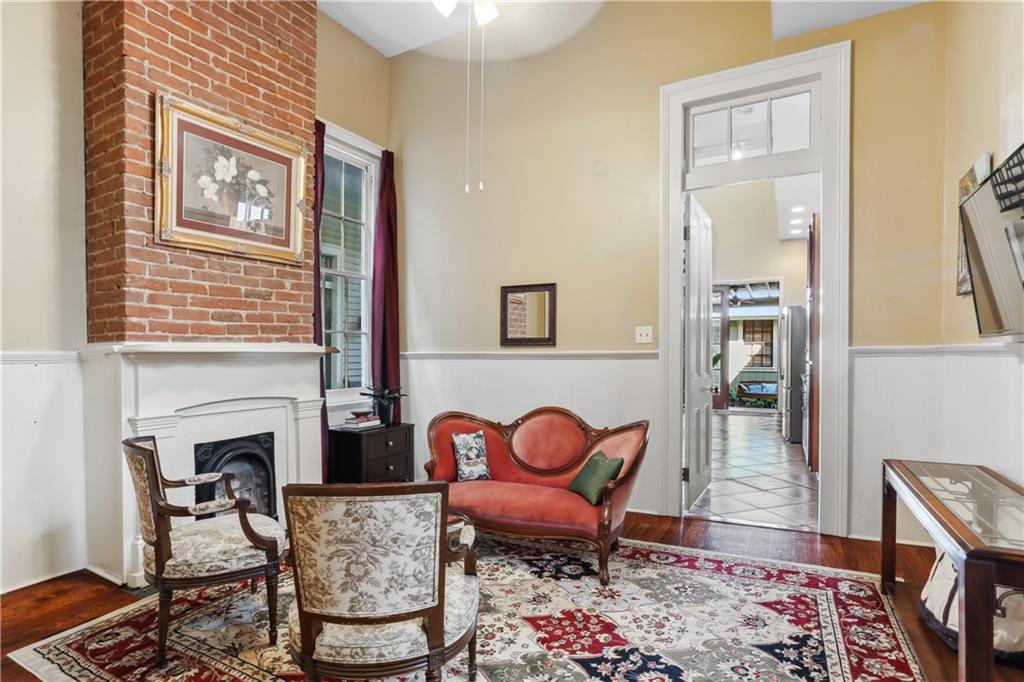 1452 MAGAZINE Street B