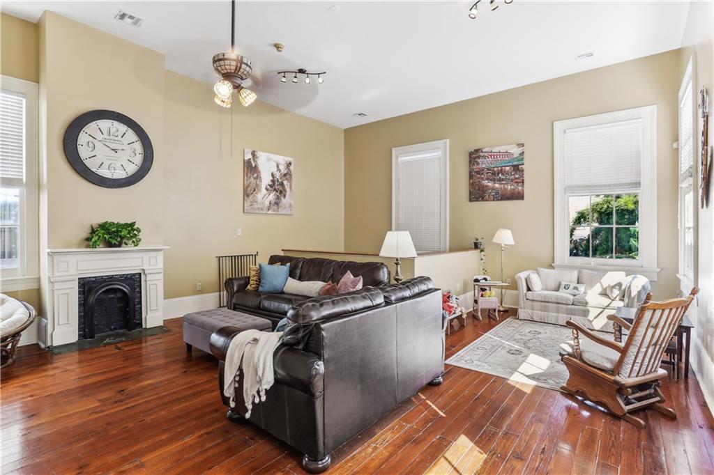 1452 MAGAZINE Street B