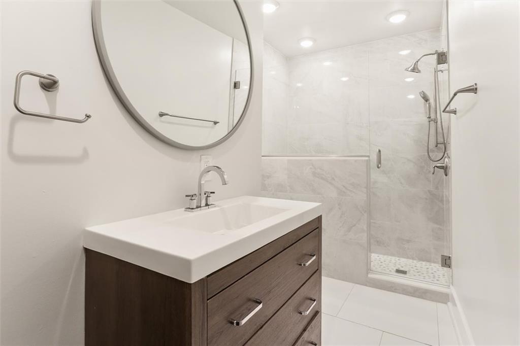 915 HENRY CLAY Avenue