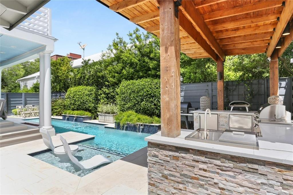 915 HENRY CLAY Avenue