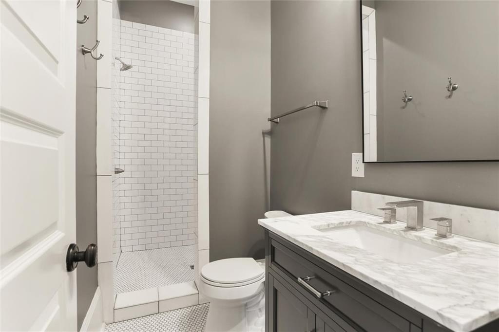 915 HENRY CLAY Avenue