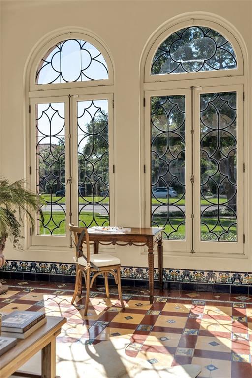 27 AUDUBON Place