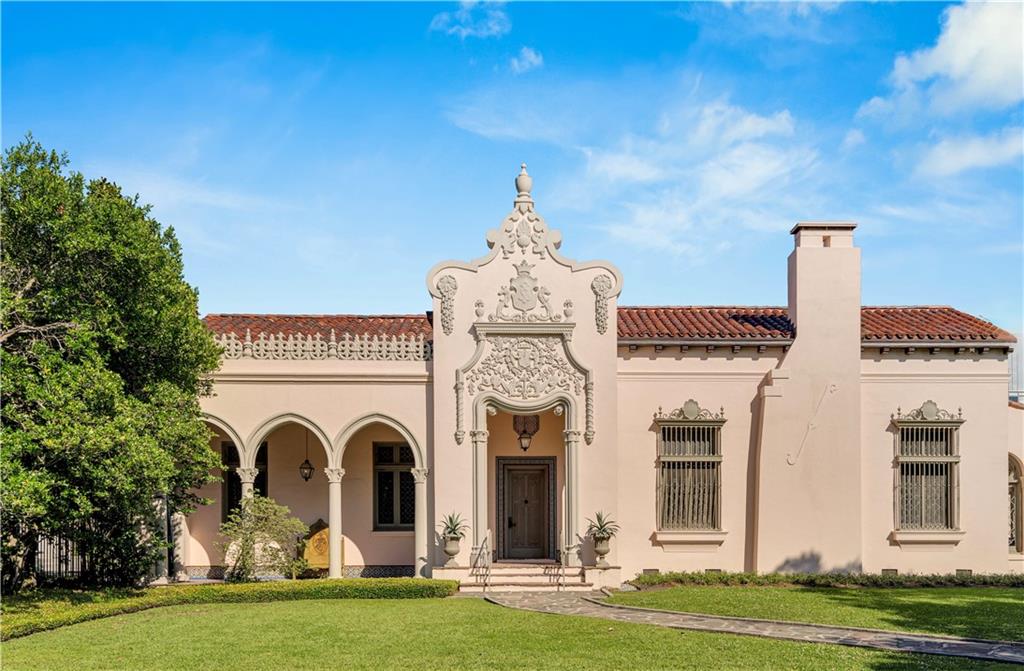 27 AUDUBON Place