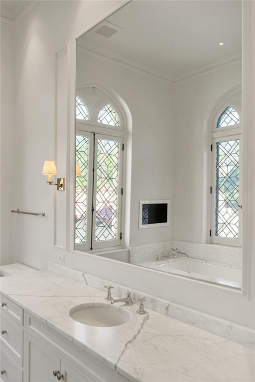 27 AUDUBON Place