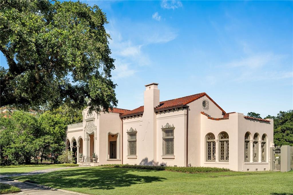 27 AUDUBON Place