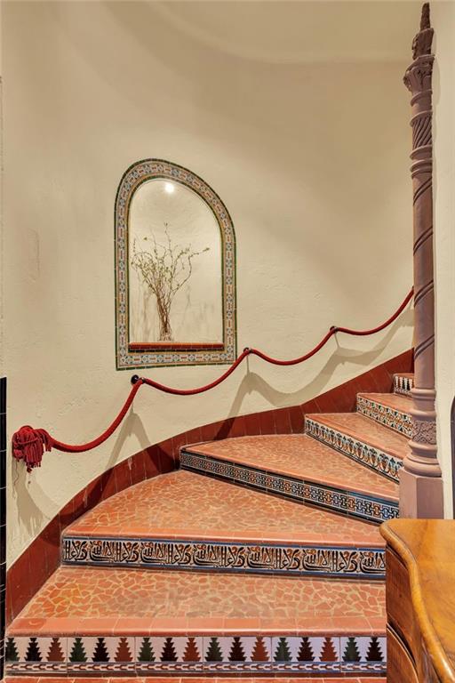 27 AUDUBON Place