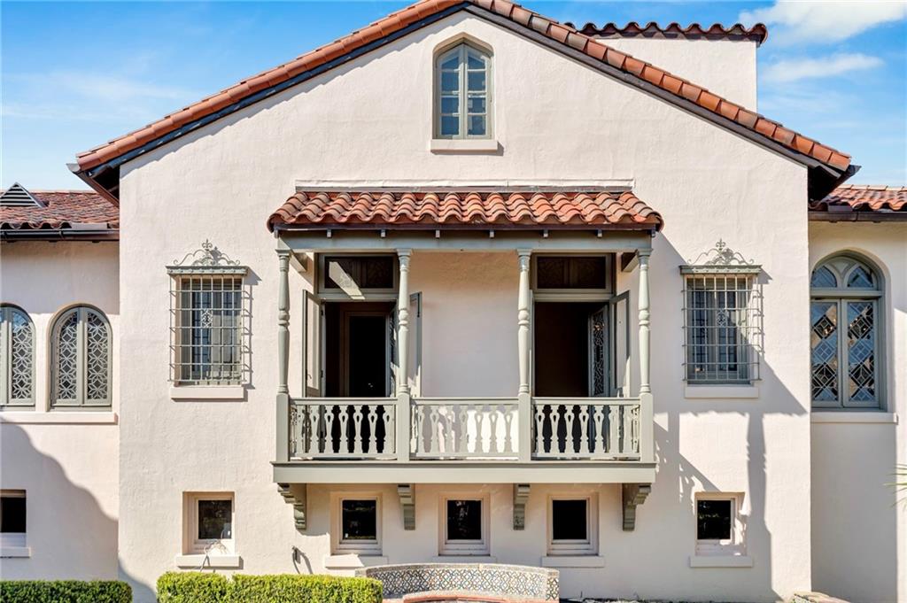 27 AUDUBON Place
