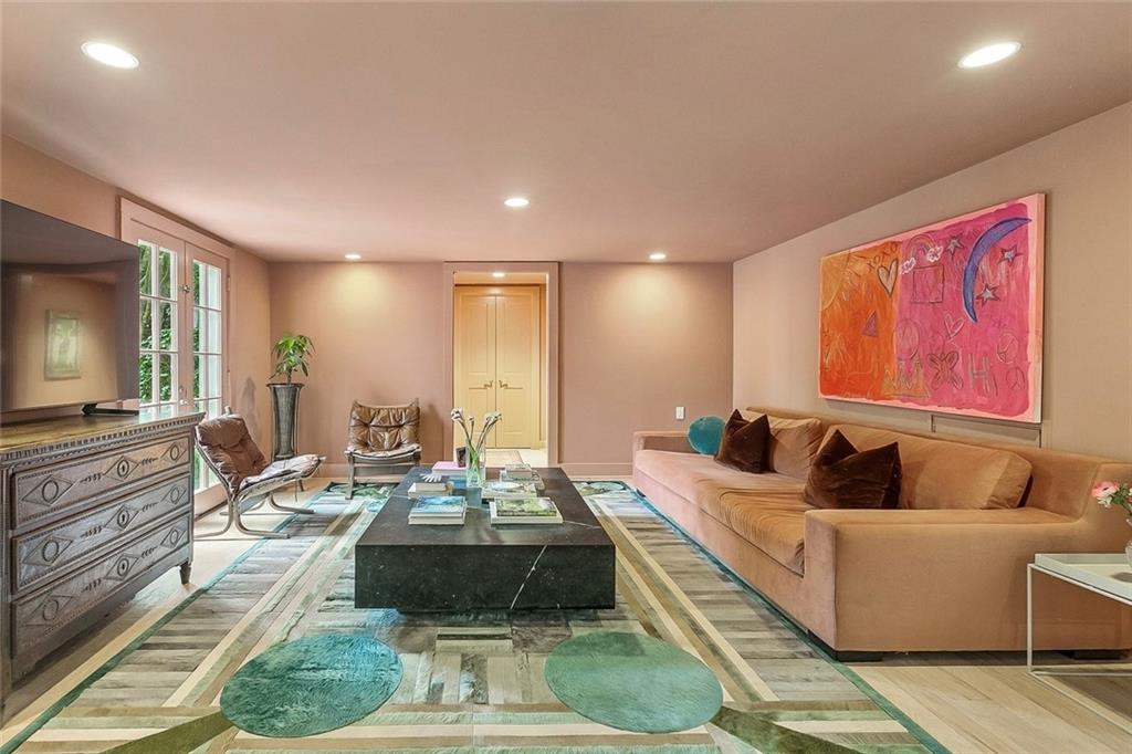 201 BELLAIRE Drive