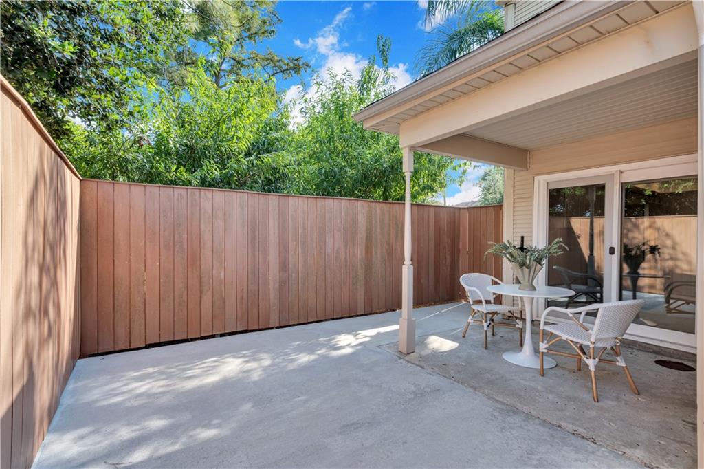 343 LAKE Avenue