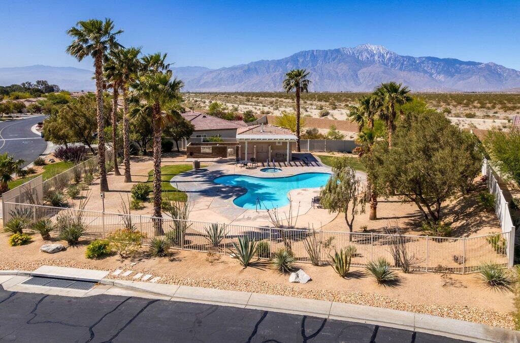 9282 Silver Star AVE