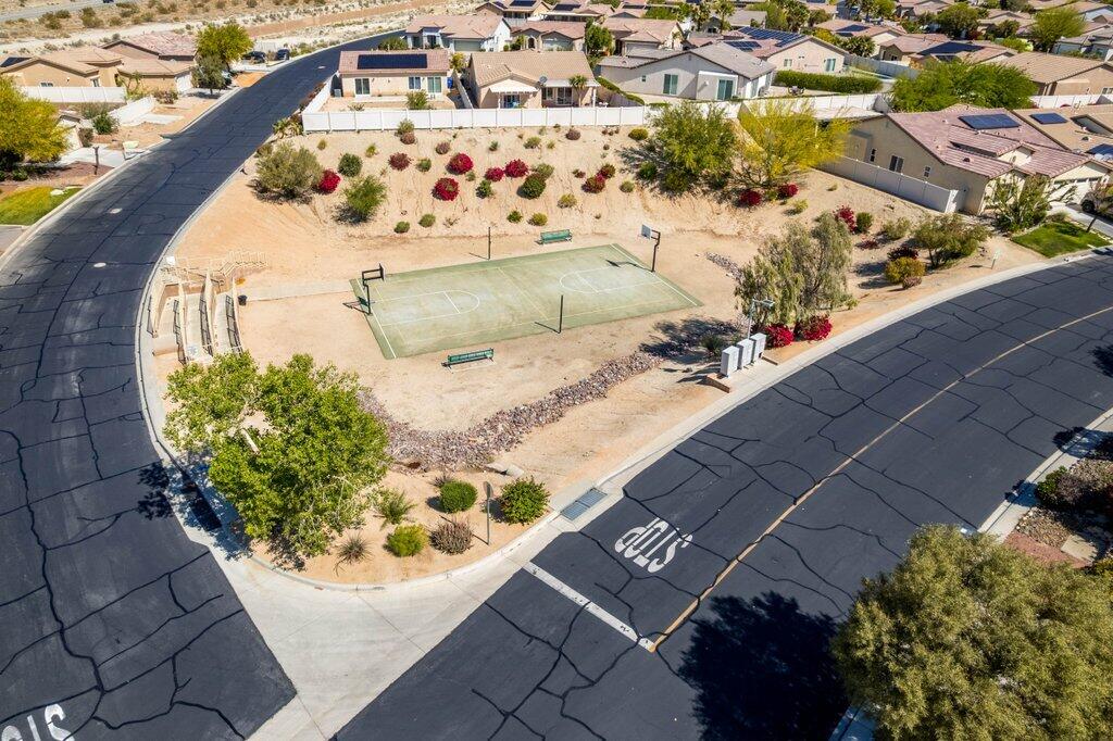 9282 Silver Star AVE